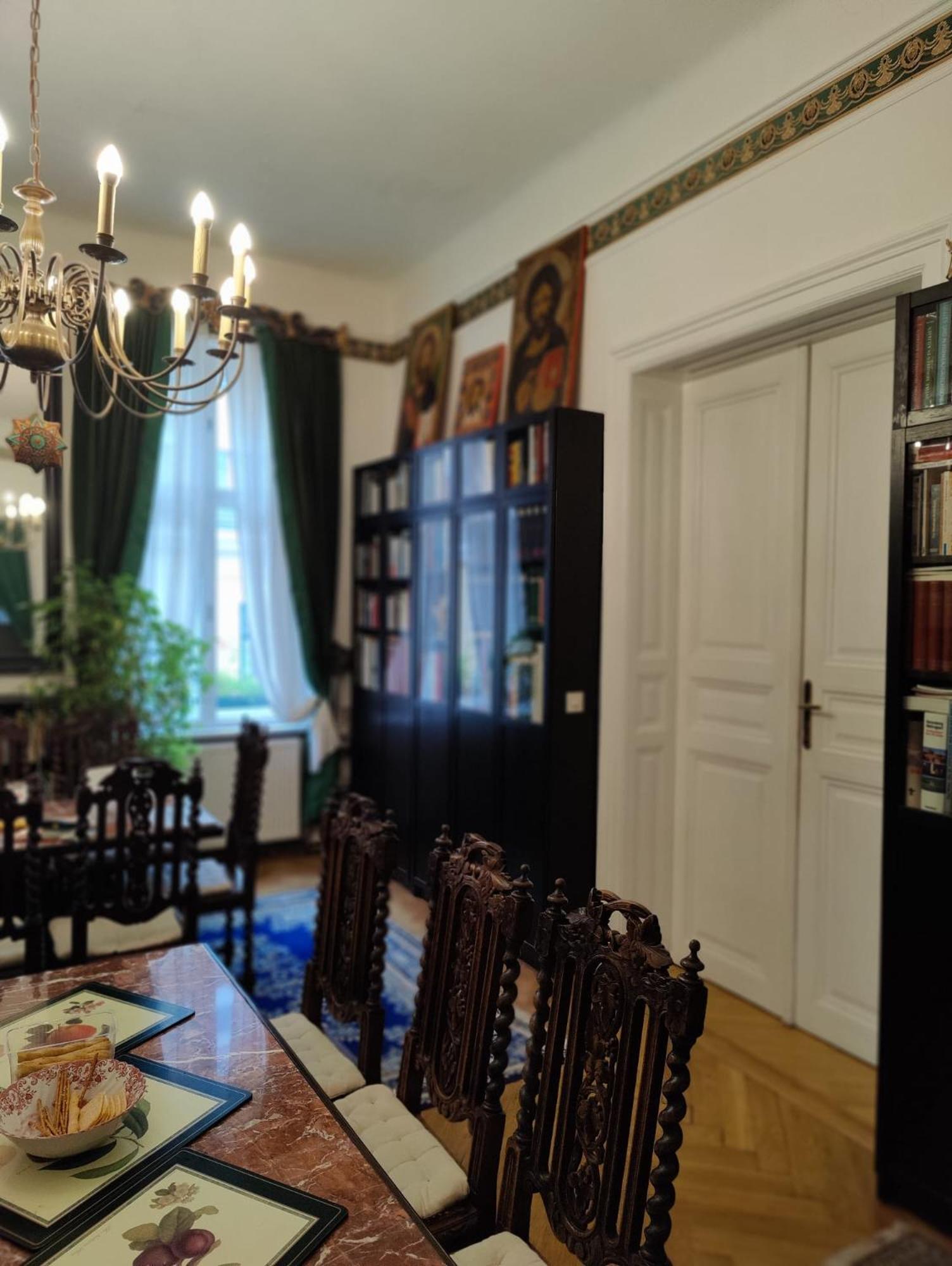 Luxury Near Castle Hotel Виена Екстериор снимка