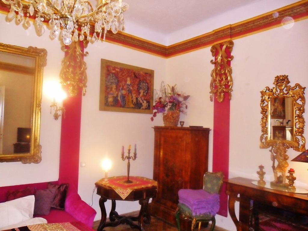 Luxury Near Castle Hotel Виена Екстериор снимка