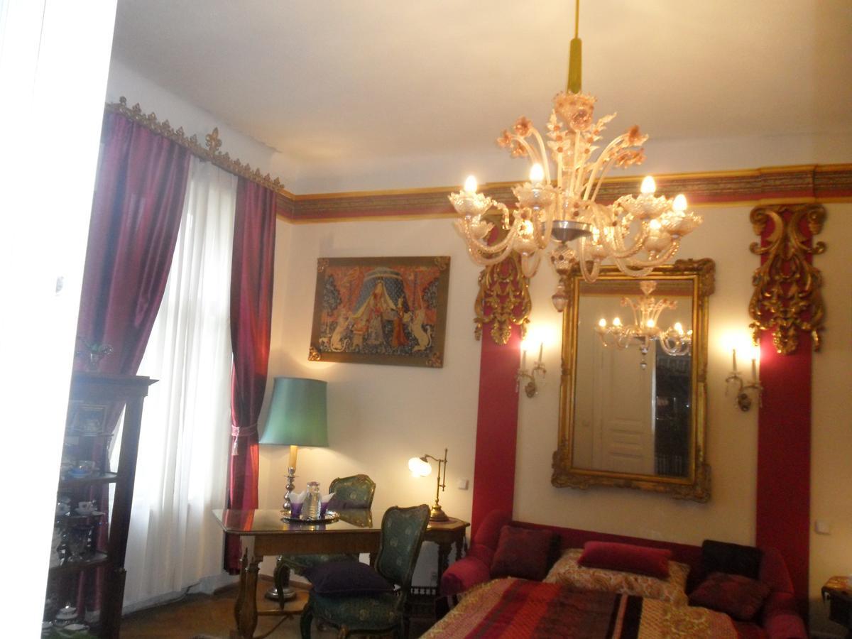 Luxury Near Castle Hotel Виена Екстериор снимка